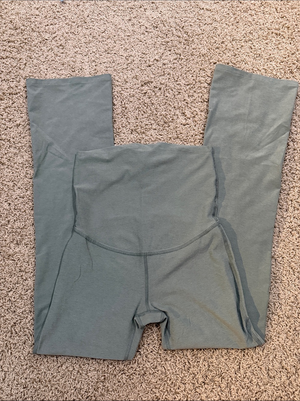 Beyond Yoga Beyond The Bump Maternity Flare Leggings Size Medium Green